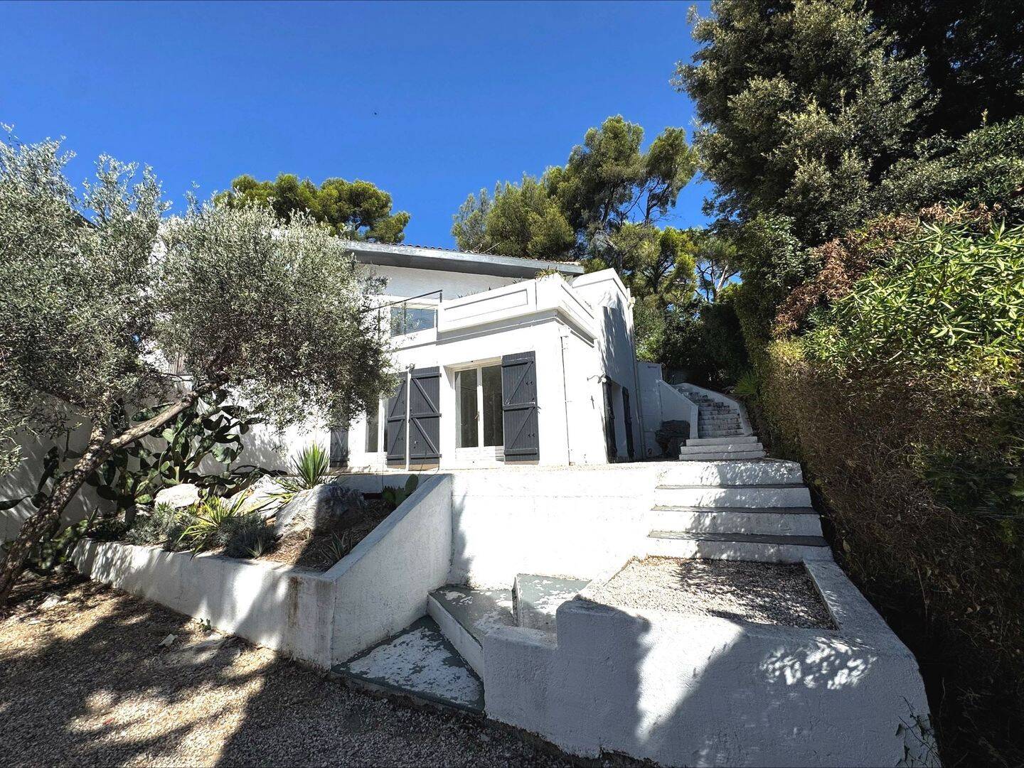 Maison 4 pièces 86 m² · à Cassis · 85,9 m² · 2 800 €/mois