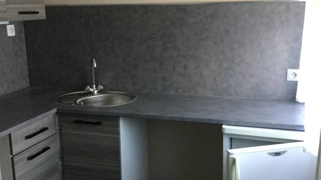 Appartement à louer 350 € 1 pièce 26 m² RDC/4 dès le 15/04/2026 Nevers 58000