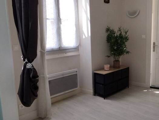 Appartement à louer 520 € 1 pièce 35 m² Étage 1/3 dès le 06/04/2026 Centre Ville Pau 64000