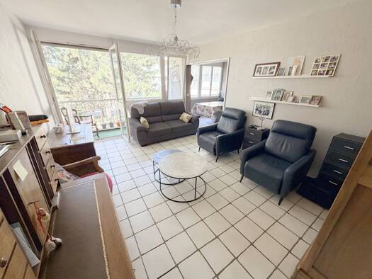 Appartement à vendre 160 000 € 4 pièces 2 chambres 80,5 m² Étage 3/6 Reims 51100