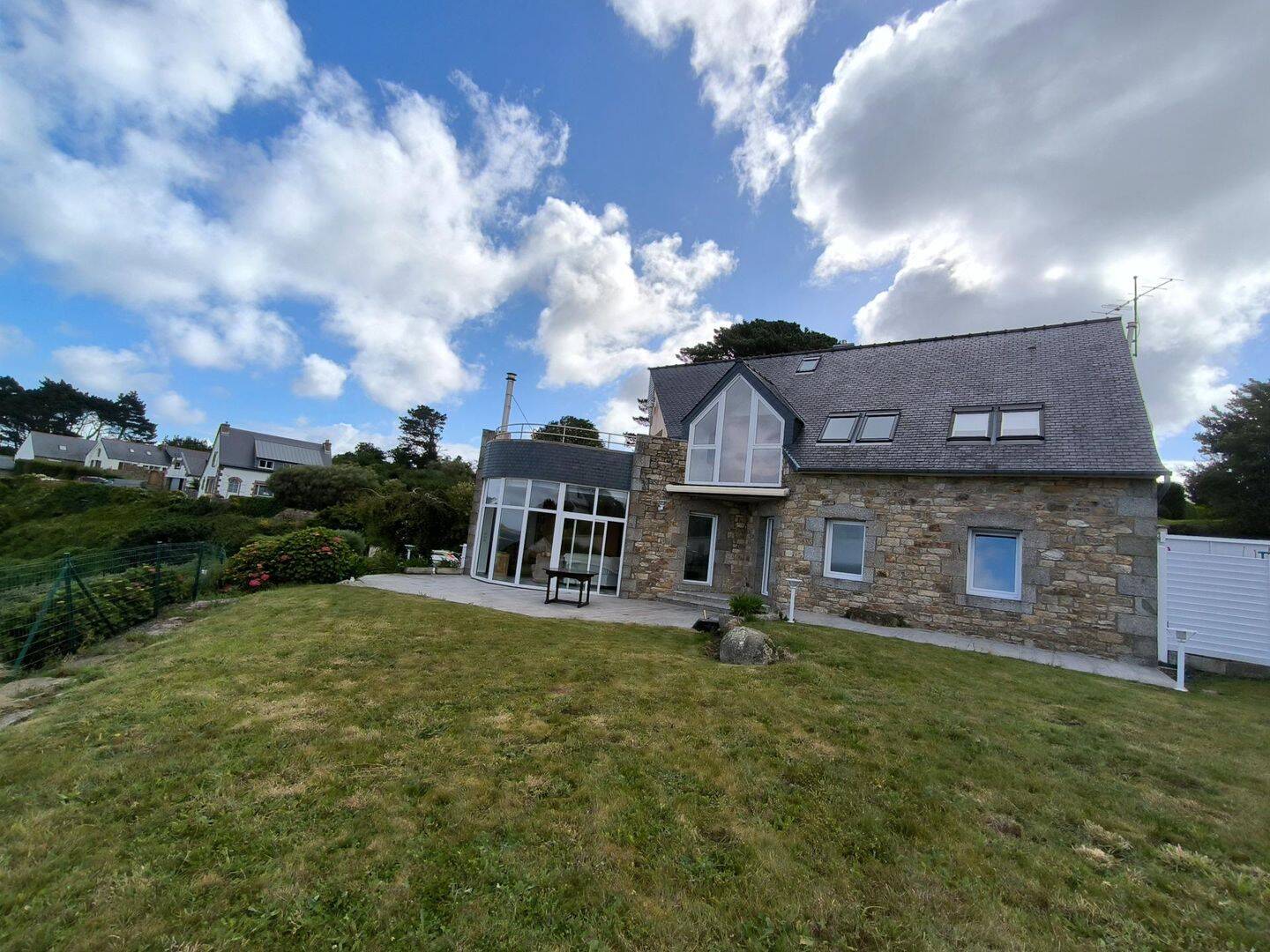 Maison 5 pièces 98 m² · à Trélévern · 98 m² · 1 200 €/mois