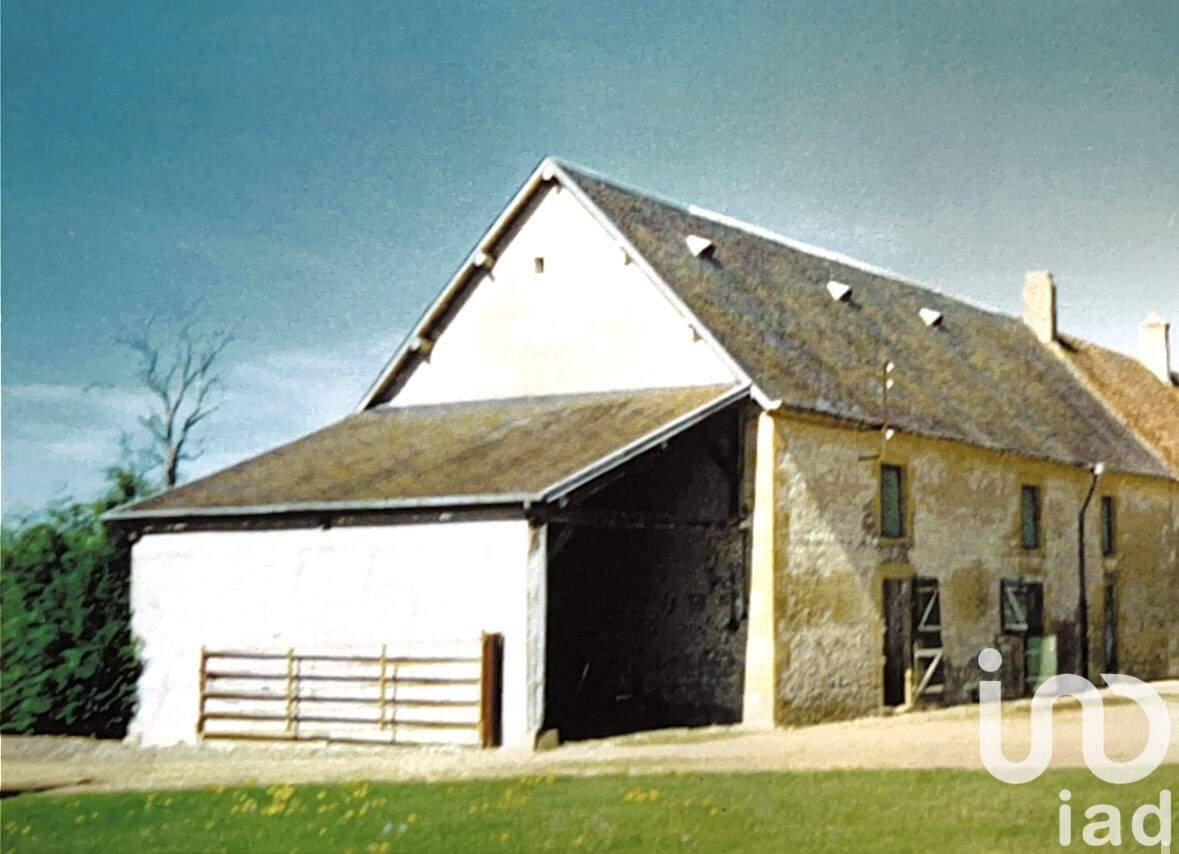 Maison 10 pièces 800 m² · à Avord · 800 m² · 125 000 €