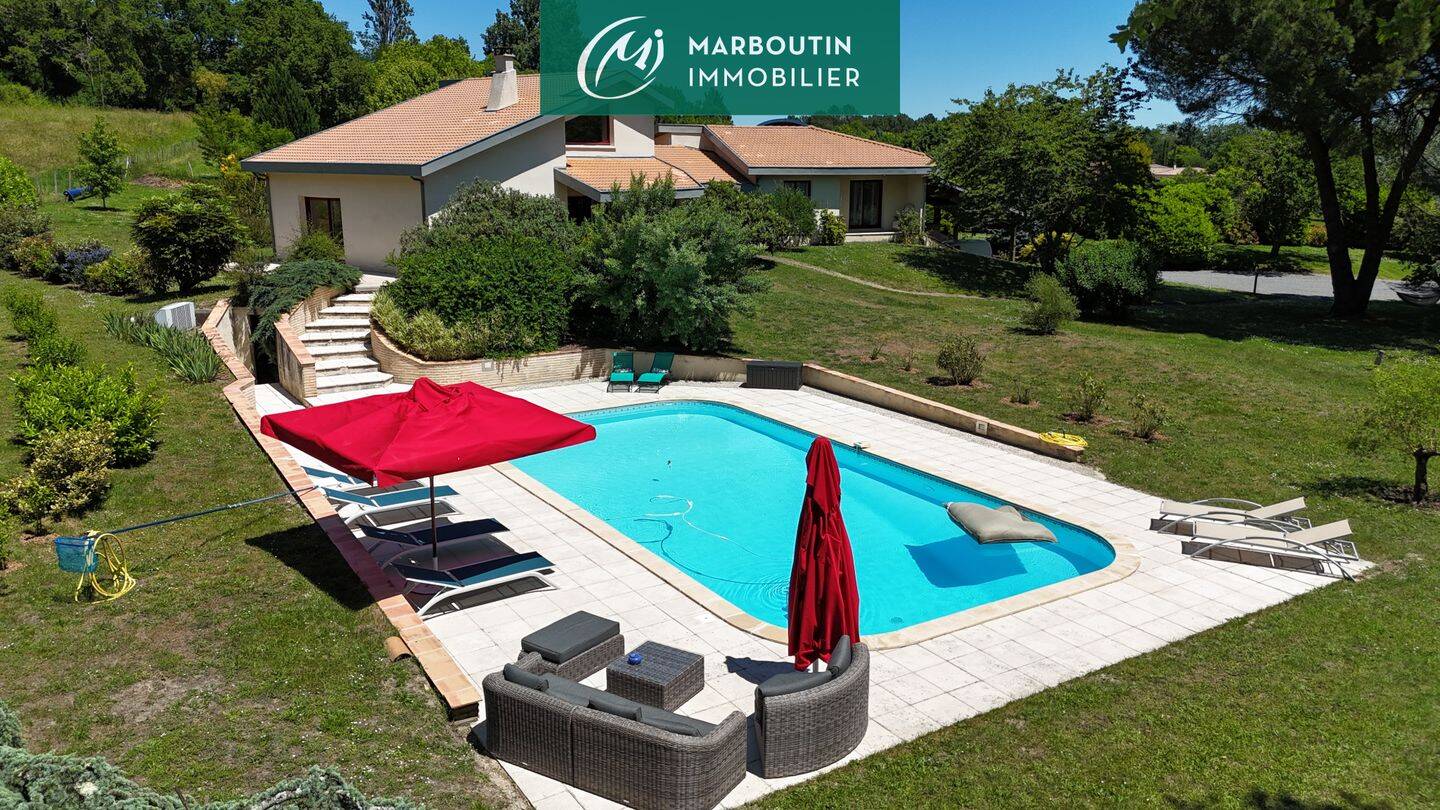 Maison 8 pièces 235 m² · à Casteljaloux · 235 m² · 561 800 €