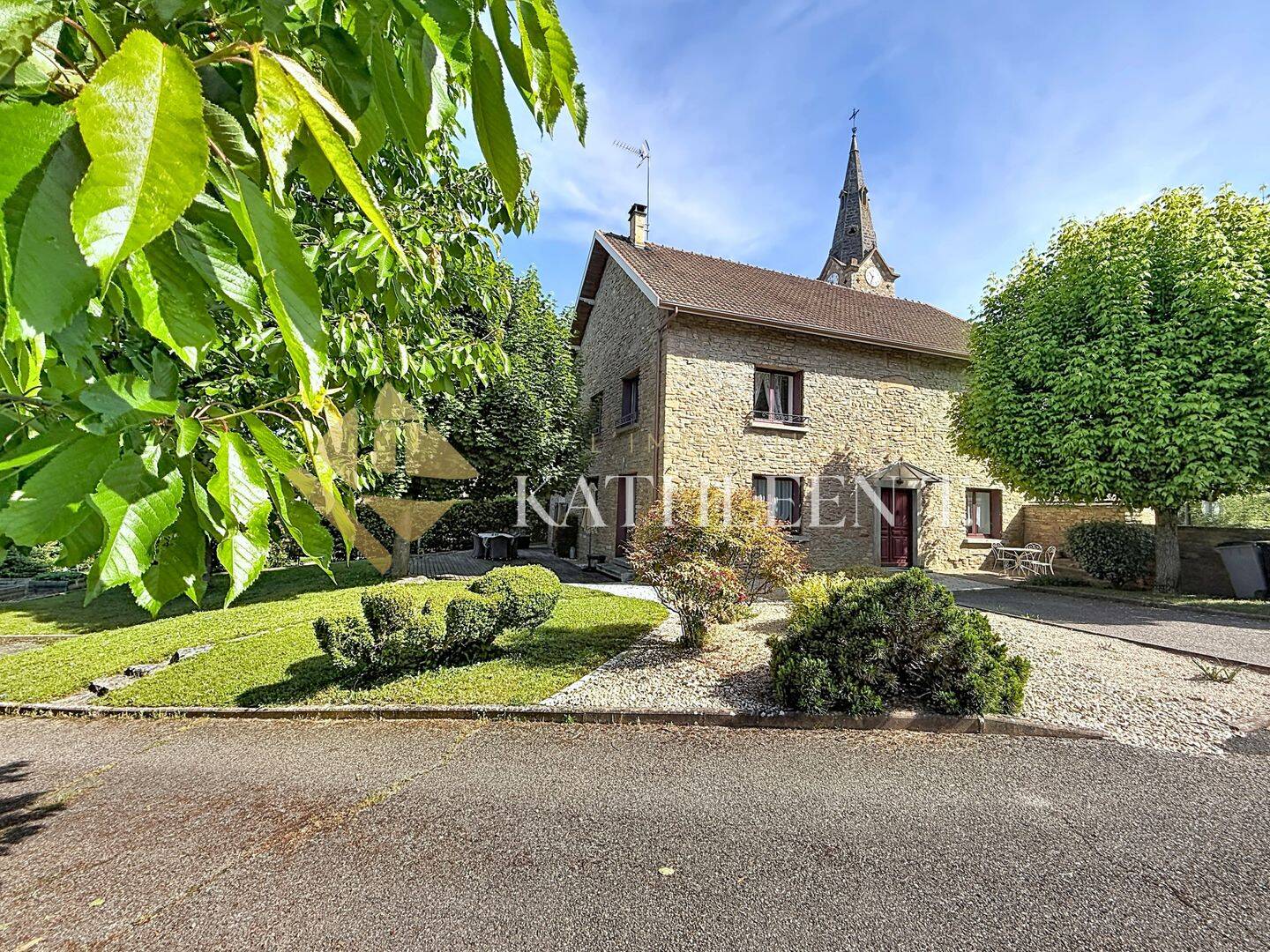 Maison 8 pièces 194 m² · à Crémieu · 194 m² · 549 000 €