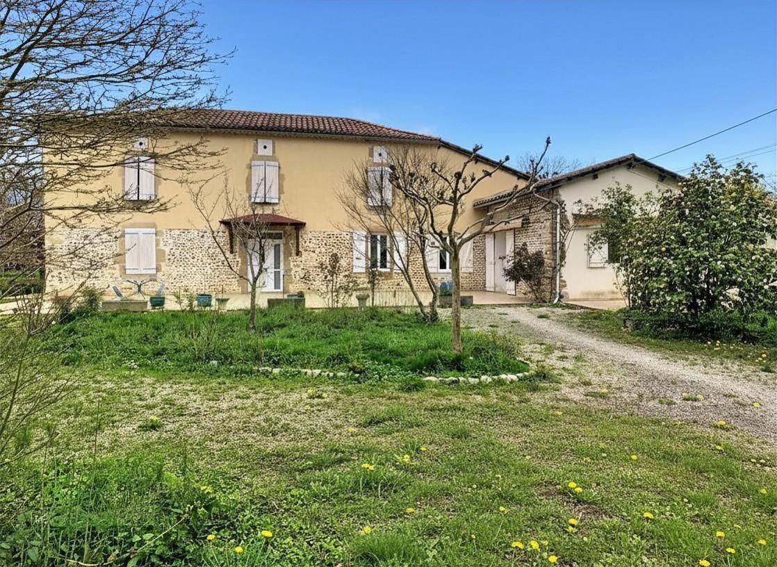 Maison 7 pièces 243 m² · à Plaisance · 243 m² · 279 800 €