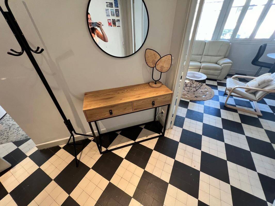 Appartement 1 pièce 41 m² · à Nice · 41,4 m² · 908 €