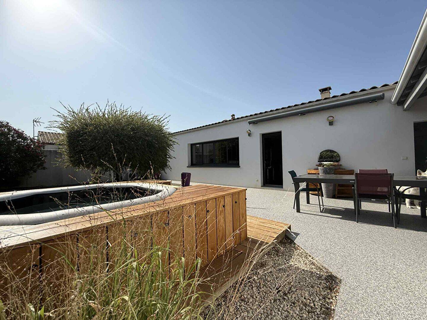 Maison 5 pièces 110 m² · à L'Houmeau · 110 m² · 99 000 €