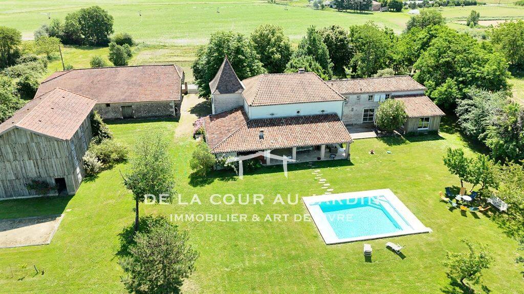 Maison 9 pièces 420 m² · à Fongrave · 420 m² · 783 750 €