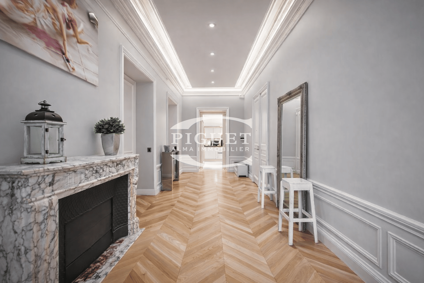 Appartement 6 pièces 242 m² · à Paris 16ème Arrondissement · 242 m² · 10 500 €