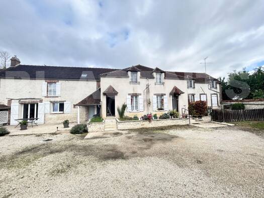 Immeuble à vendre 230 000 € 263 m² Ormoy 89400