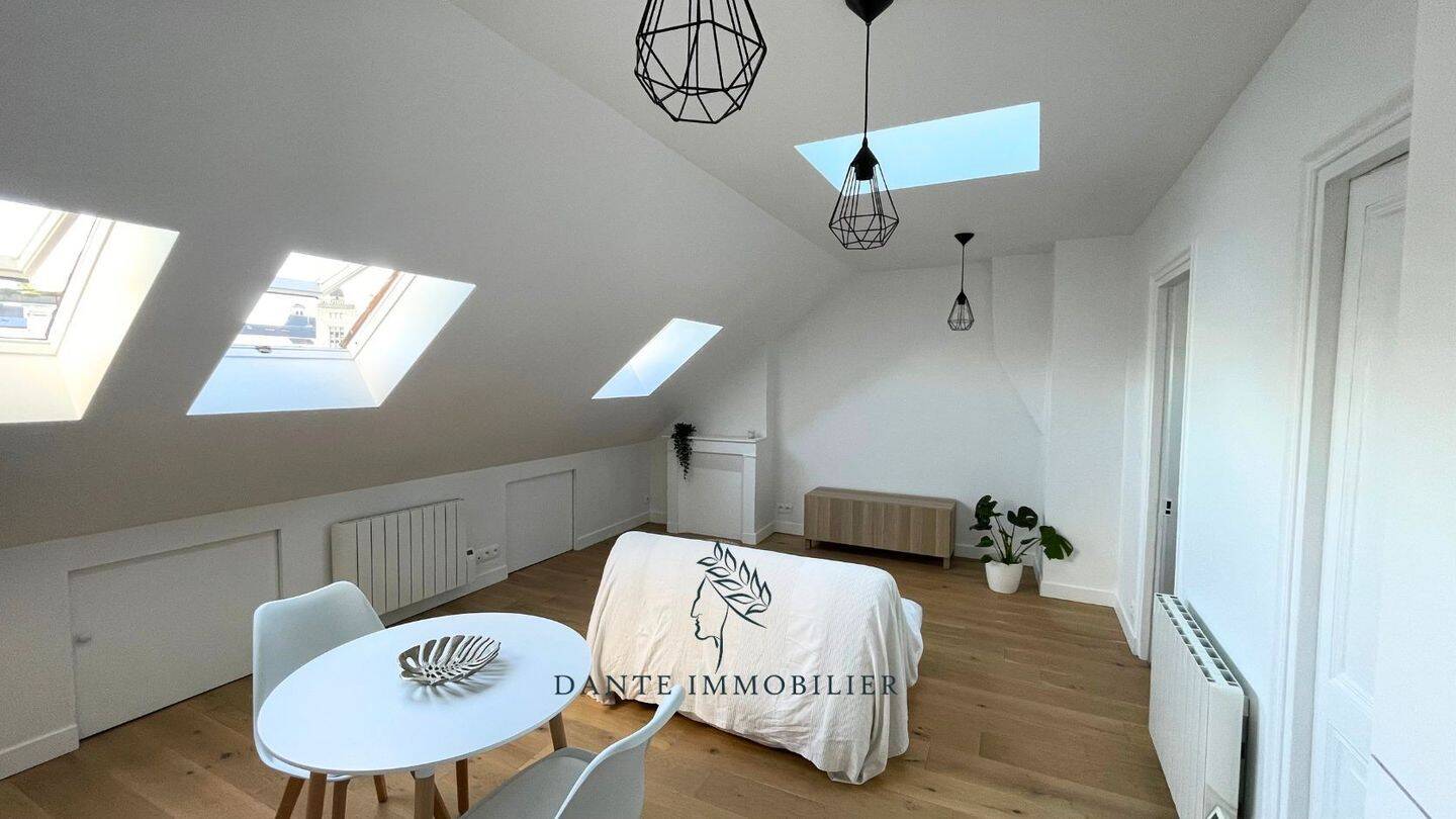 Appartement 2 pièces 32 m² · à Paris 5ème Arrondissement · 31,6 m² · 1 800 €/mois