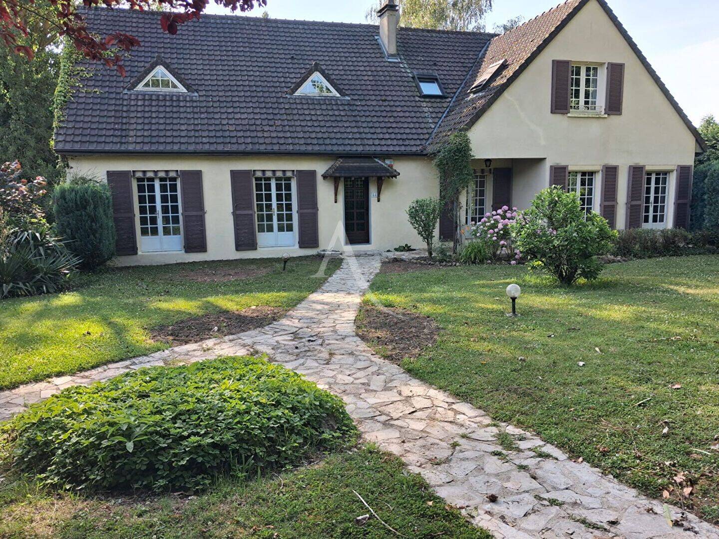 Maison 8 pièces 227 m² · à Soissons · 227 m² · 302 500 €