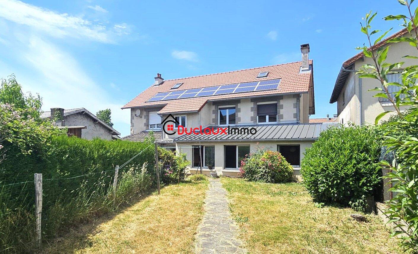 Maison 11 pièces 232 m² · à Lafeuillade-en-Vézie · 232 m² · 138 990 €