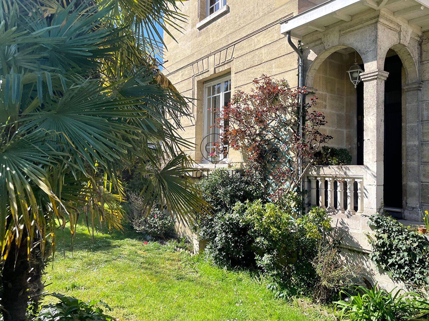 Maison 8 pièces 207 m² · à Bordeaux · 207 m² · 945 000 €