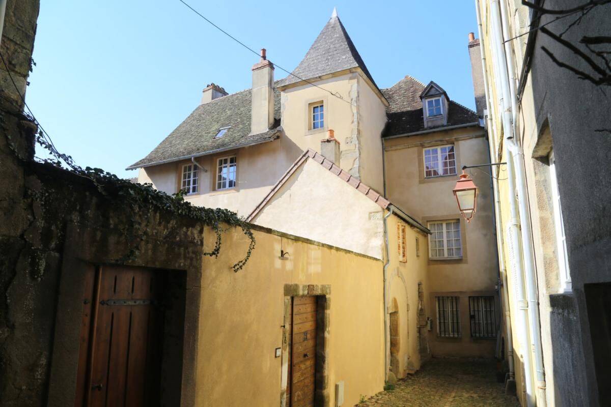 Maison 13 pièces 350 m² · à Autun · 350 m² · 295 000 €
