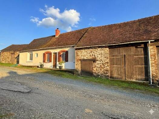 Ferme à vendre 57 100 € 3 pièces 2 chambres 91 m² 2 555 m² de terrain Parnac 36170