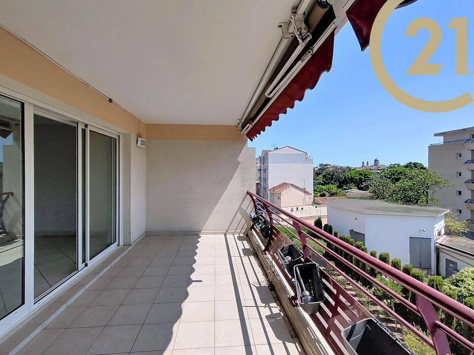 Appartement 3 pièces 80 m² · à Fréjus · 80 m² · 388 000 €