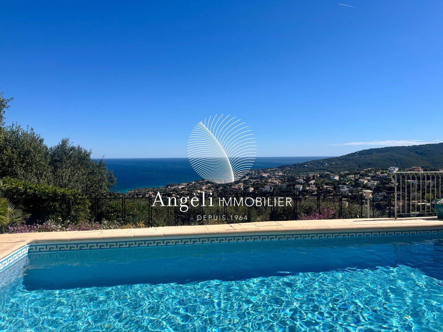 Maison 6 pièces 150 m² · à Roquebrune-sur-Argens · 150 m² · 980 000 €