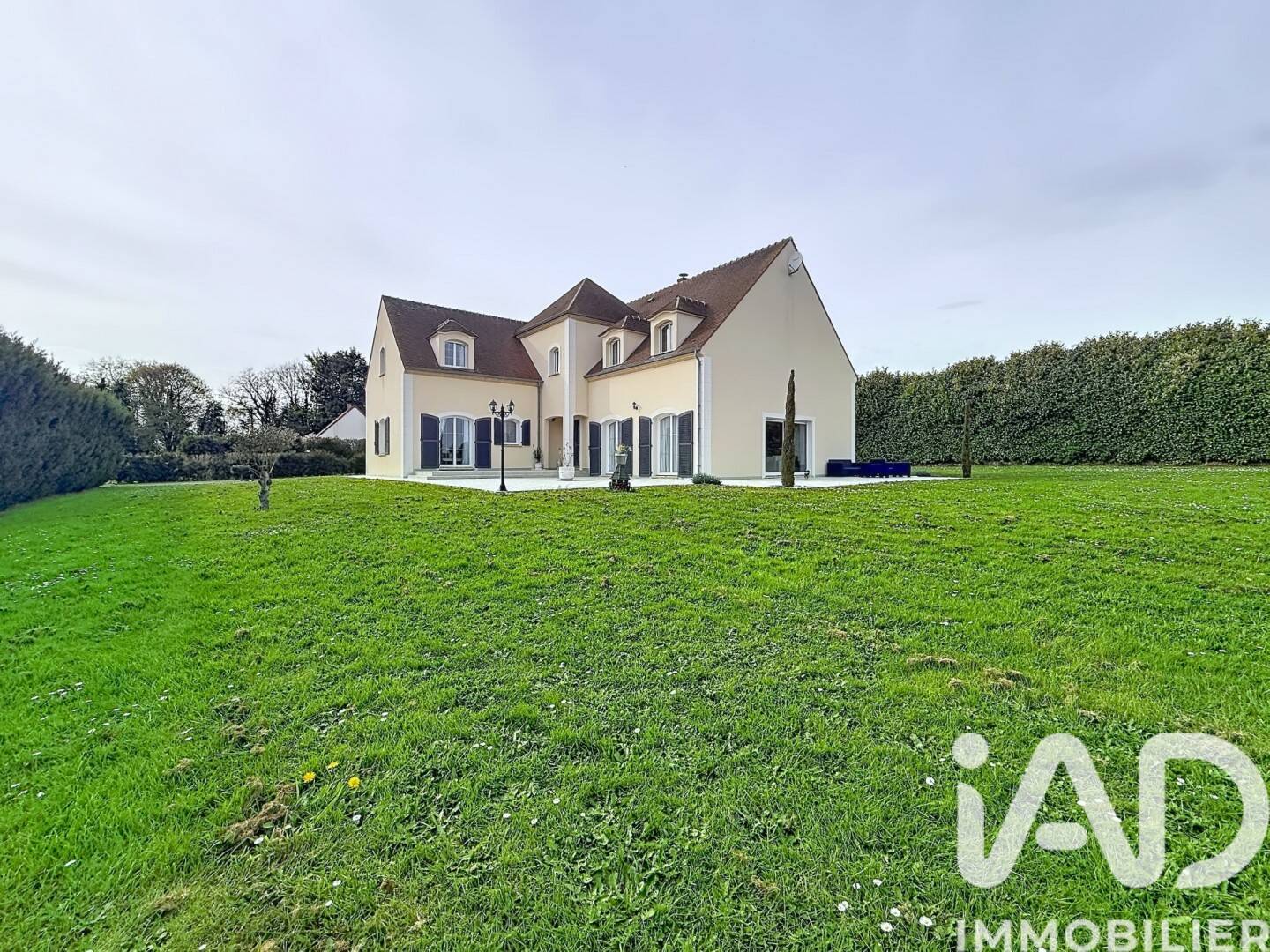 Maison 8 pièces 327 m² · à Nojeon-en-Vexin · 327 m² · 599 000 €