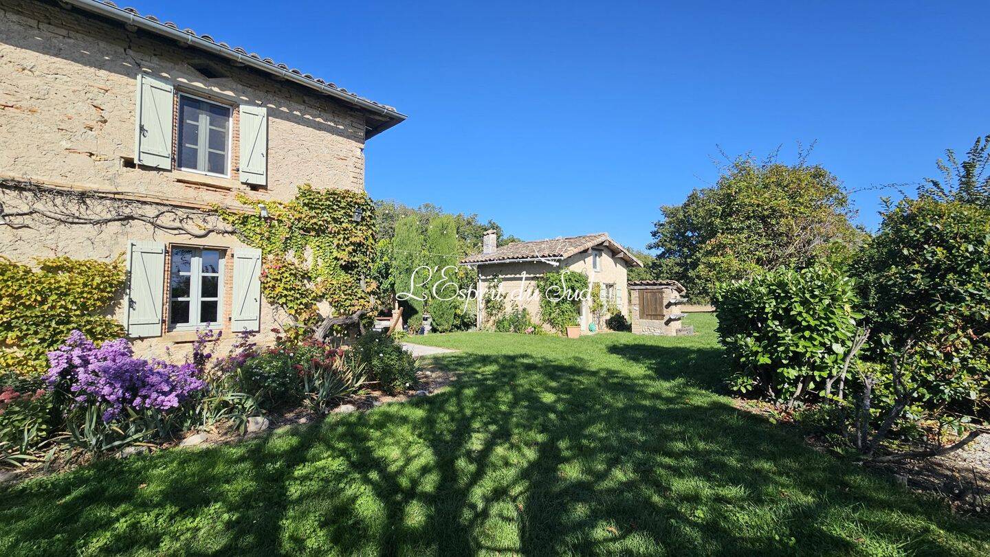 Maison 10 pièces 298 m² · à Lisle-sur-Tarn · 298 m² · 590 000 €