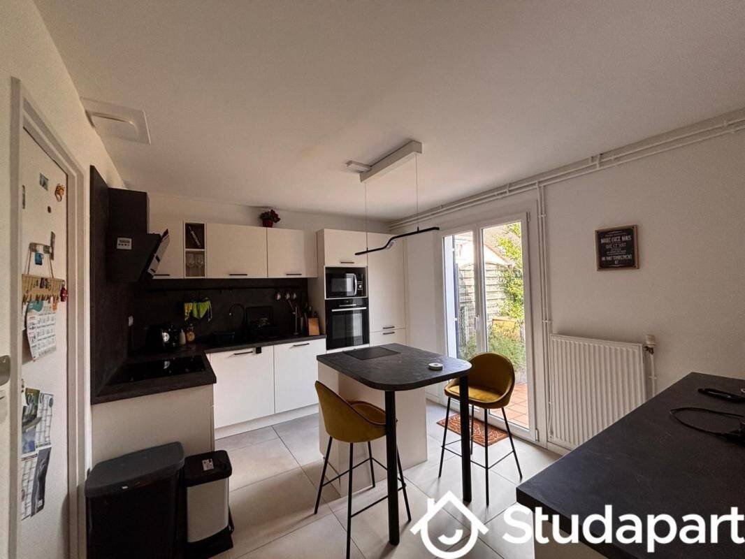 1 pièce 9 m² · à Ifs · 9 m² · 430 €