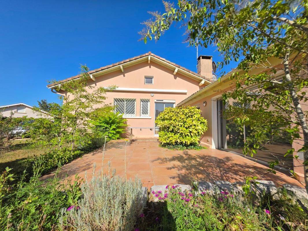 Maison 5 pièces 92 m² · à Saint-Pierre-du-Mont · 91,5 m² · 220 000 €