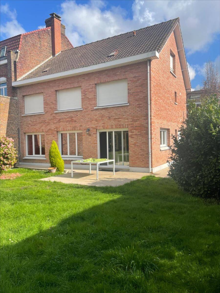 Maison 8 pièces 170 m² · à Bailleul · 170 m² · 262 000 €