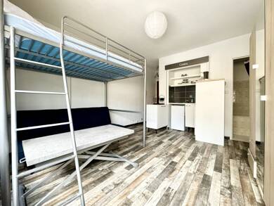 Appartement à louer 430 € 1 pièce 18 m² 2ème étage Nimes 30900