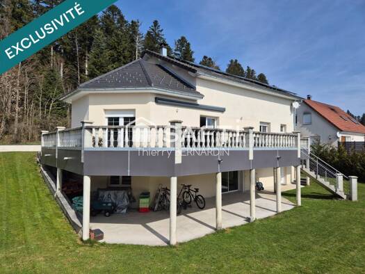 Maison à vendre 650 000 € 9 pièces 4 chambres 270 m² 856 m² de terrain Villers-le-Lac 25130