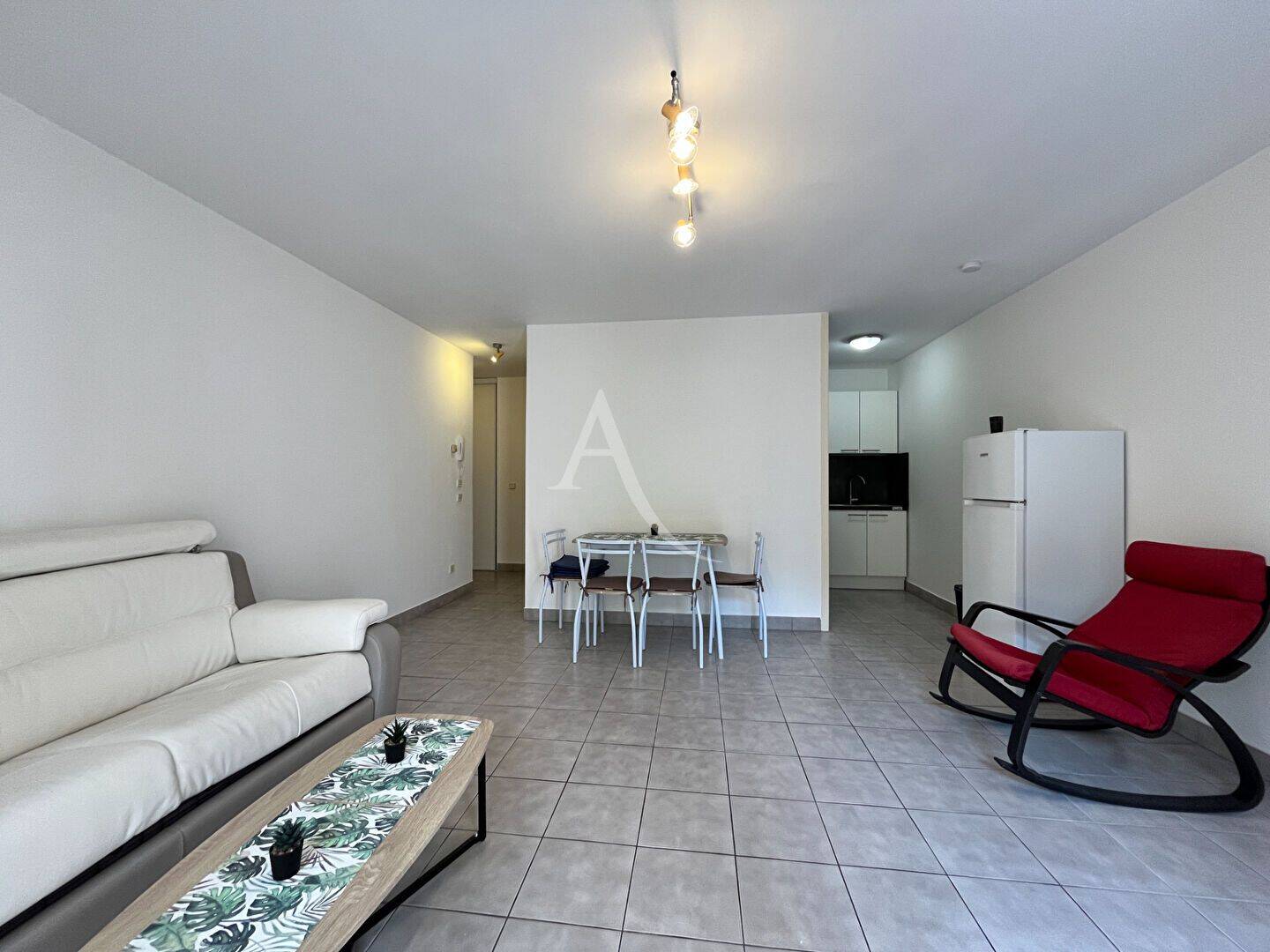 Appartement 1 pièce 32 m² · à Collonges-sous-Salève · 32,4 m² · 1 050 €/mois