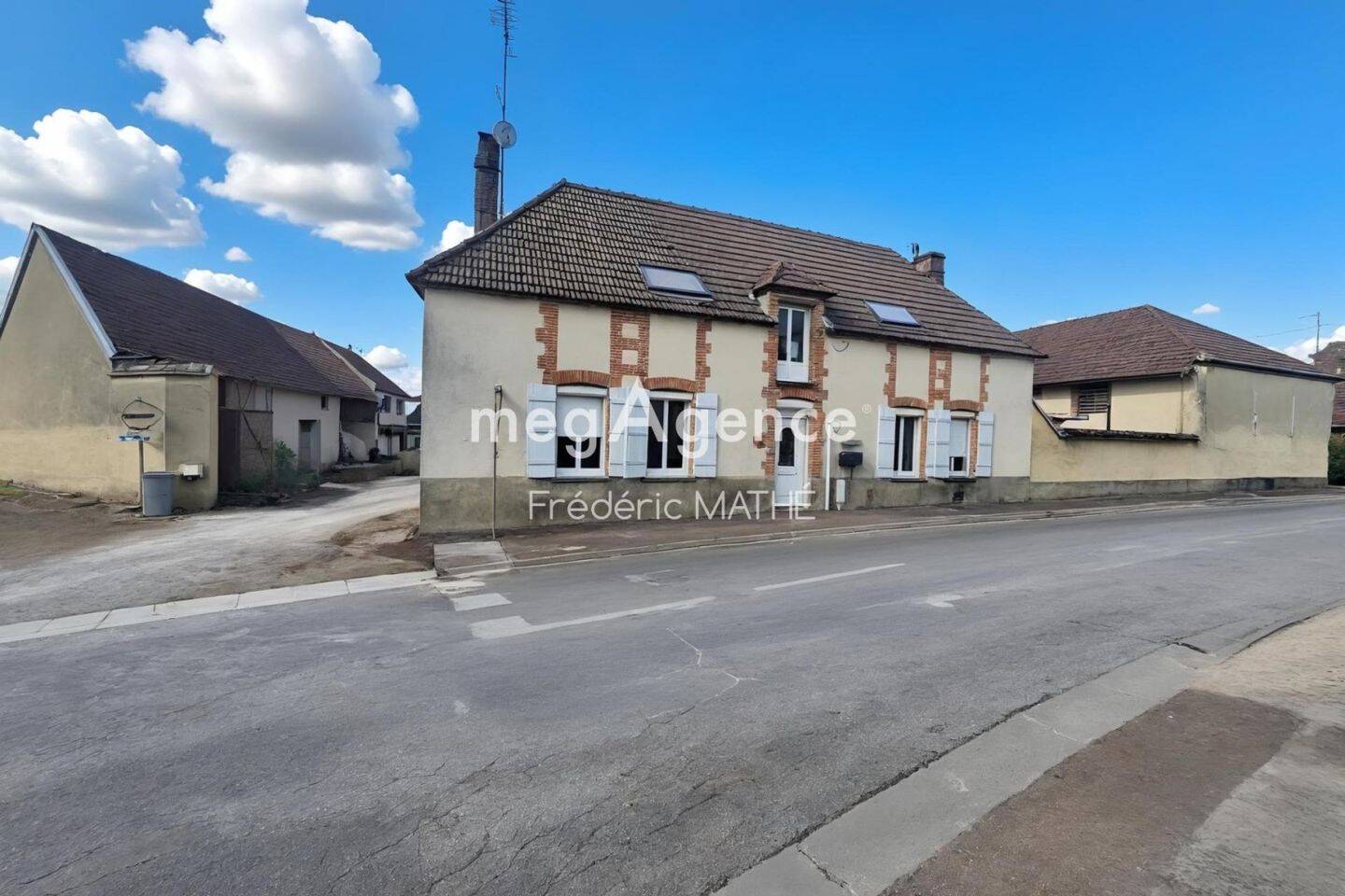 Maison 7 pièces 193 m² · à Anglure · 193 m² · 208 000 €