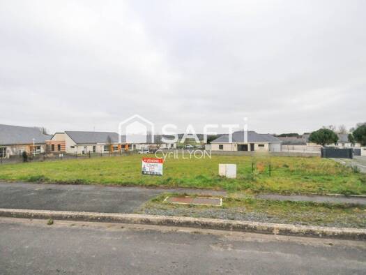 Terrain constructible viabilisé à vendre 35 300 € 756 m² de terrain Vernantes 49390