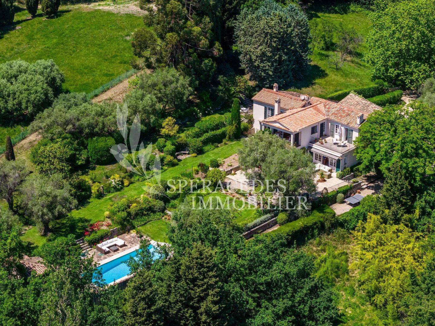Maison 9 pièces 295 m² · à Opio · 295 m² · 1 980 000 €