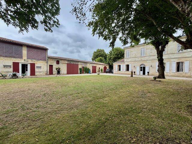 Maison 14 pièces 443 m² · à Soussans · 443 m² · 1 620 000 €