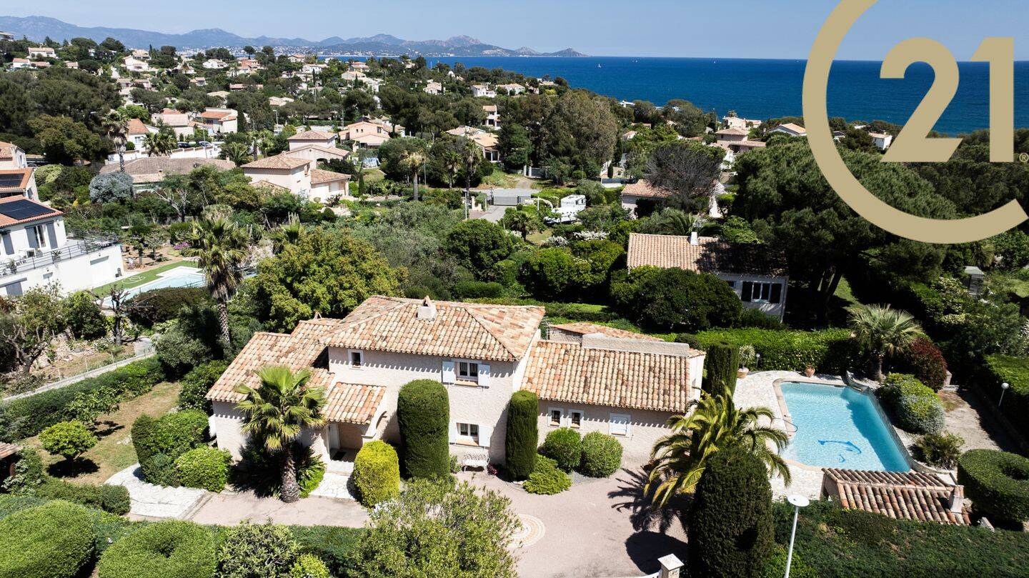 Maison 5 pièces 150 m² · à Roquebrune-sur-Argens · 150,4 m² · 780 000 €