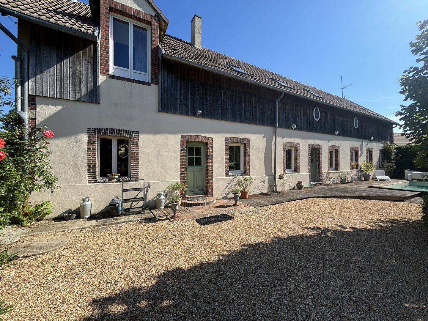 Maison 7 pièces 220 m² · à Favières · 220 m² · 339 000 €