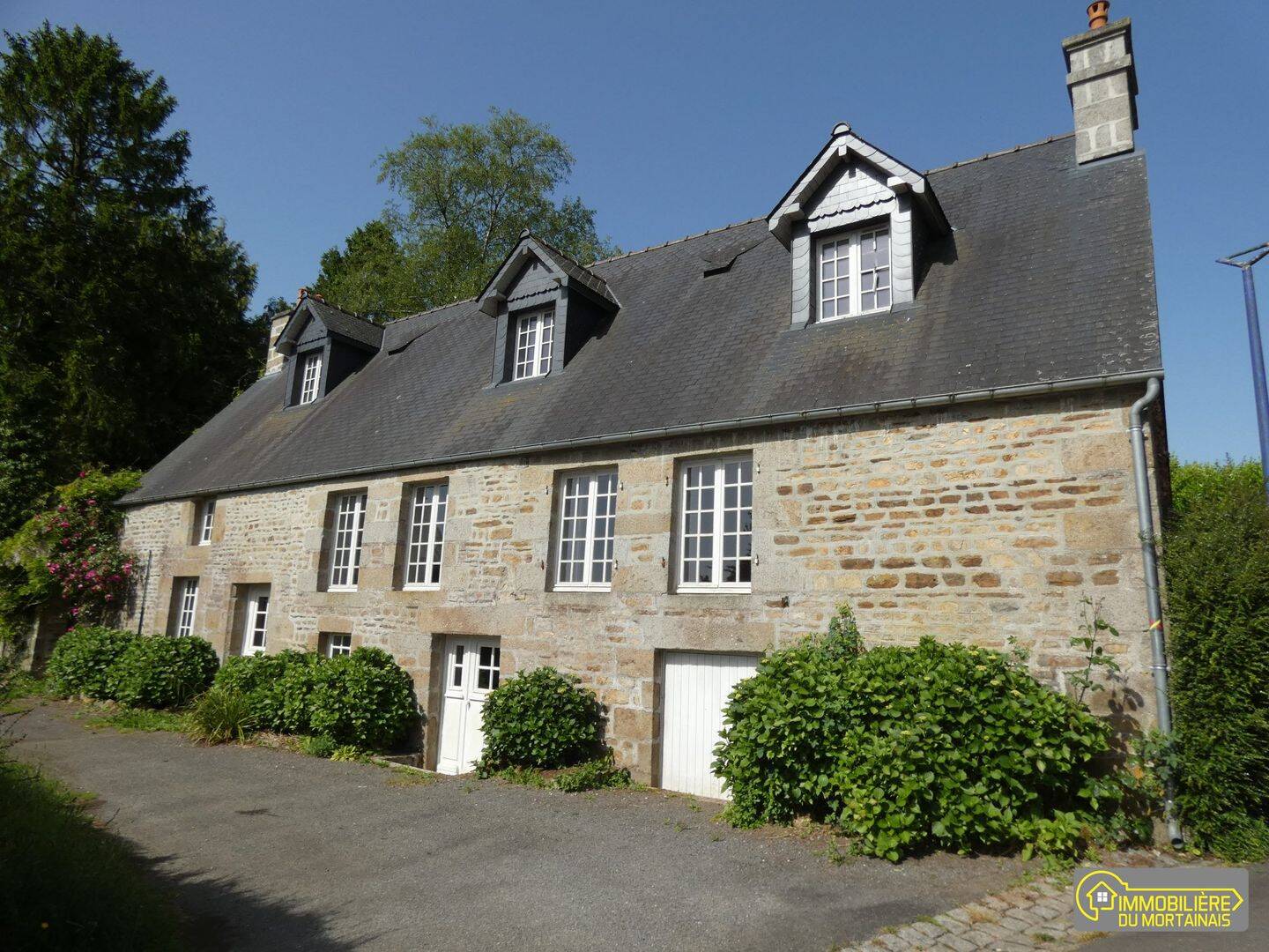 Maison 8 pièces 164 m² · à Sourdeval · 164 m² · 192 600 €