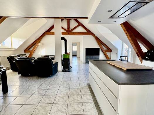 Appartement à vendre 250 000 € 5 pièces 4 chambres 145 m² Étage 2/2 Les Échelles 73360