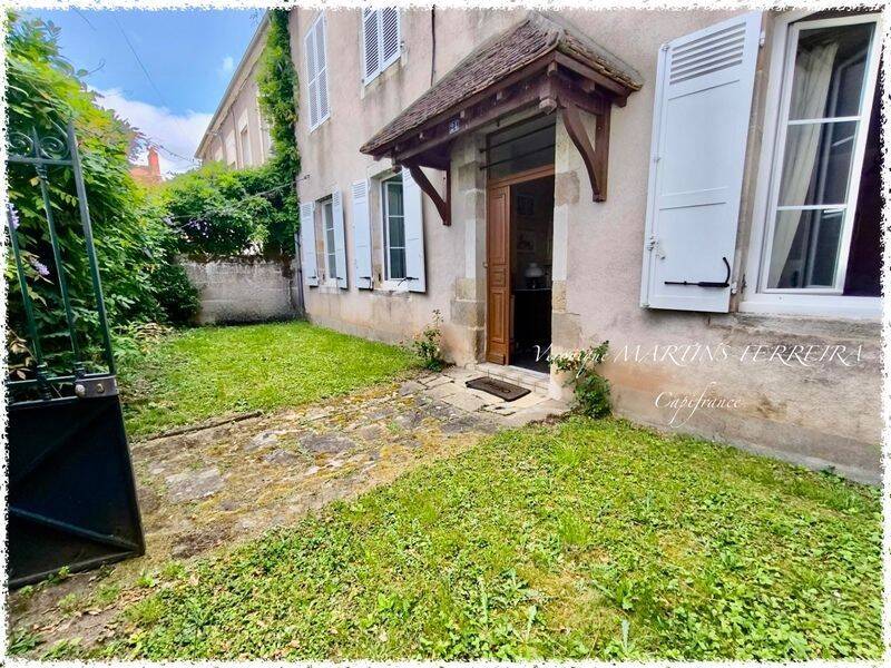 Maison 5 pièces 145 m² · à Châteaumeillant · 145 m² · 133 000 €