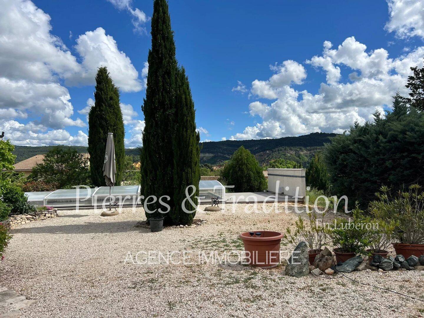 Maison 7 pièces 190 m² · à Rustrel · 190 m² · 532 000 €