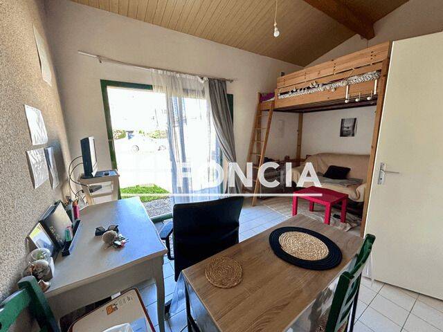 Appartement 1 pièce 18 m² · à La Roche-sur-Yon · 17,9 m² · 355 €