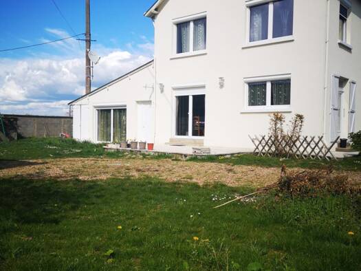 Maison à vendre 199 000 € 8 pièces 4 chambres 148 m² 705 m² de terrain Neuvy-le-Roi 37370