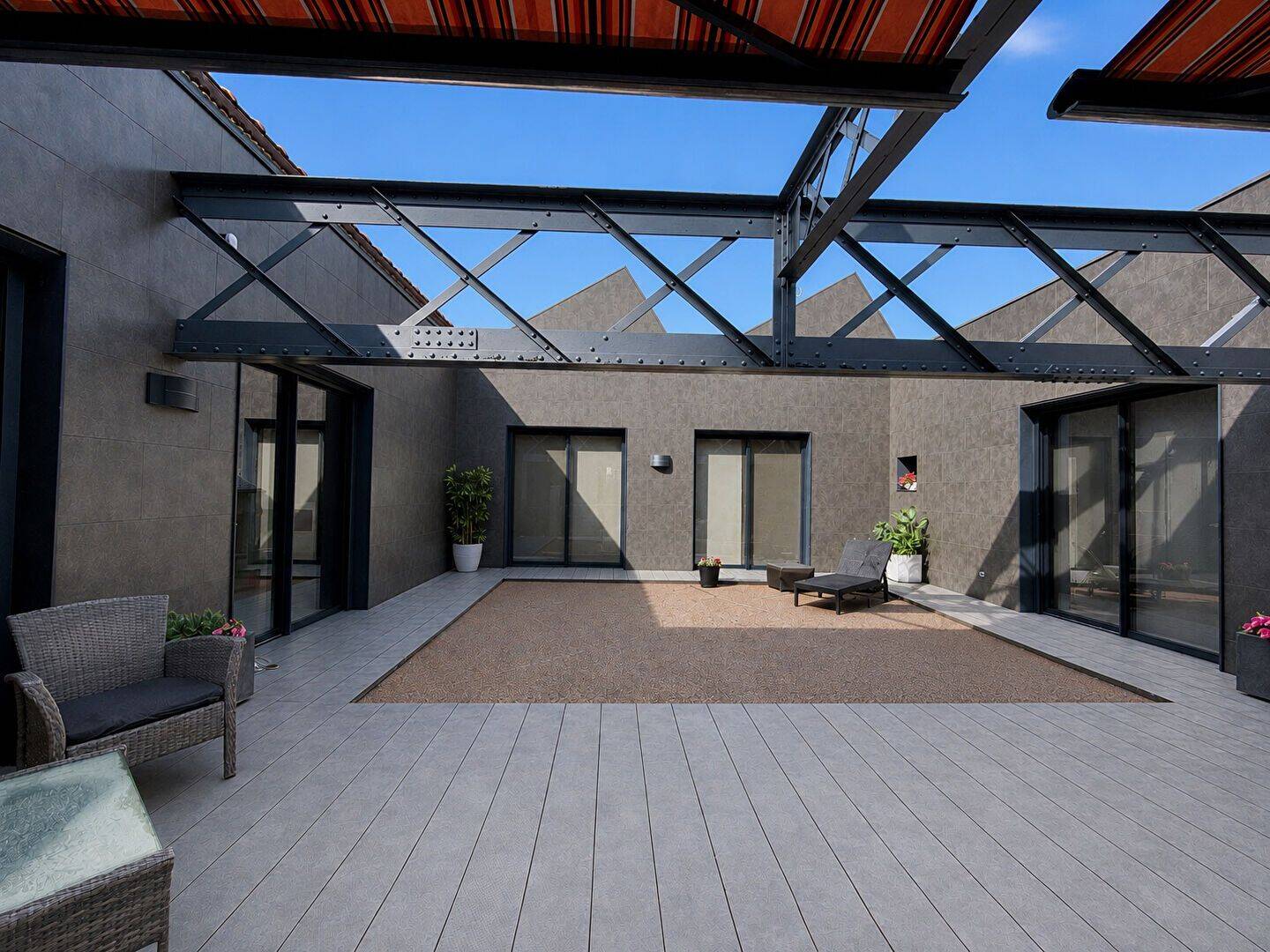 Maison 6 pièces 302 m² · à Sainte-Savine · 302 m² · 525 000 €