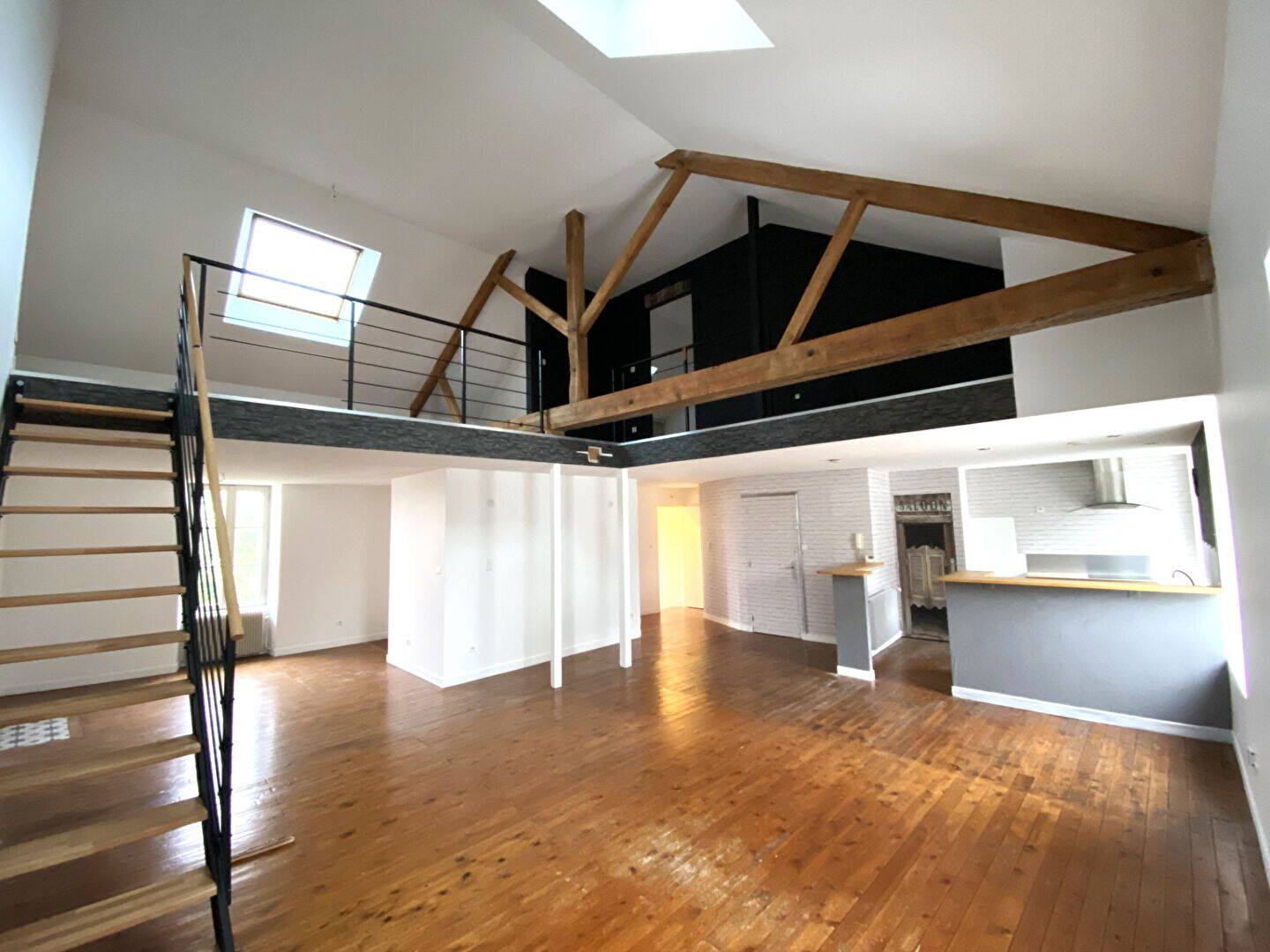 Appartement 3 pièces 118 m² · à Cholet · 118 m² · 880 €