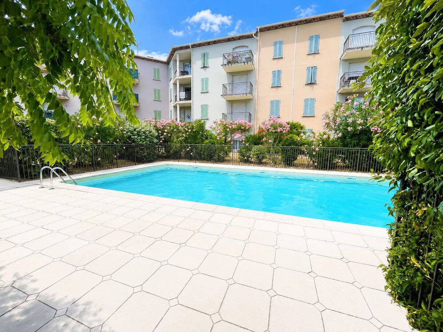 Appartement 2 pièces 33 m² · à Le Luc · 32,8 m² · 109 000 €