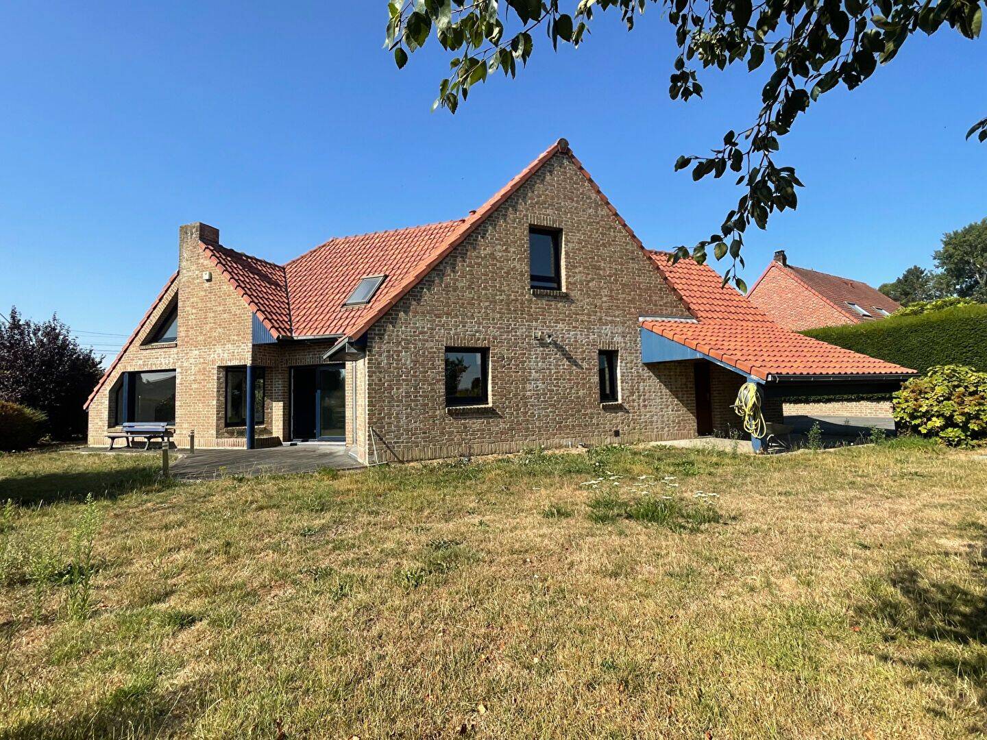 Maison 5 pièces 140 m² · à Hinges · 140 m² · 364 000 €
