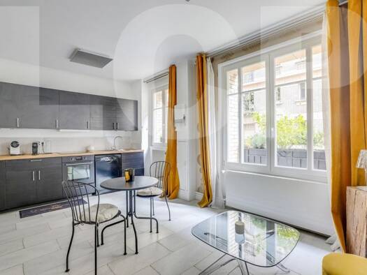 Appartement à vendre 399 000 € 1 pièce 30,5 m² RDC Montmartre Paris 18ème arrondissement 75018