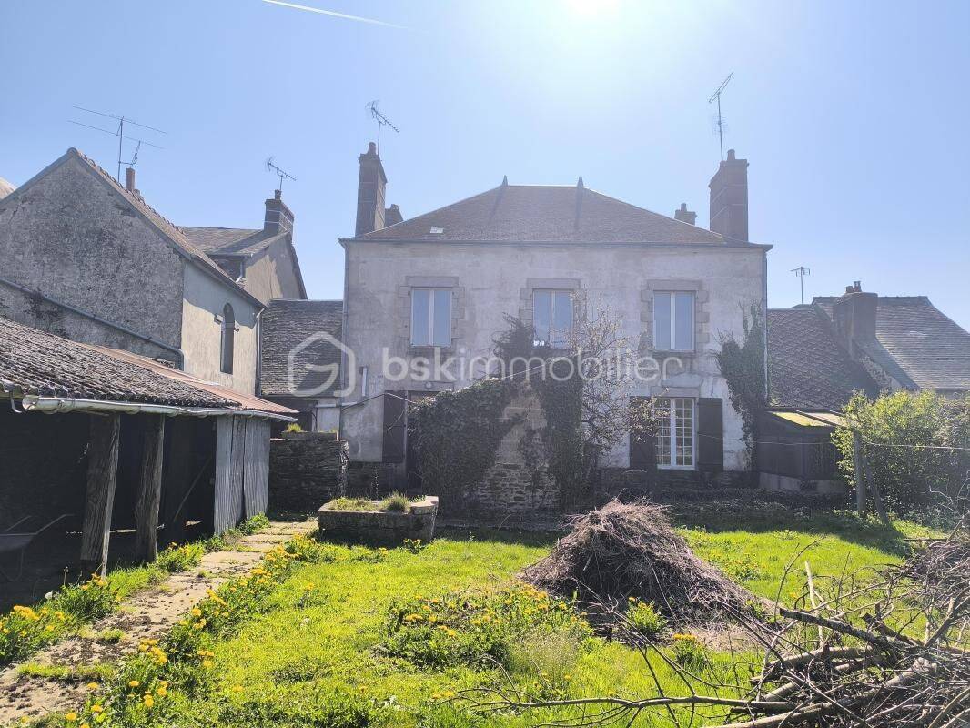 Maison 7 pièces 210 m² · à Javron-les-Chapelles · 210 m² · 59 500 €