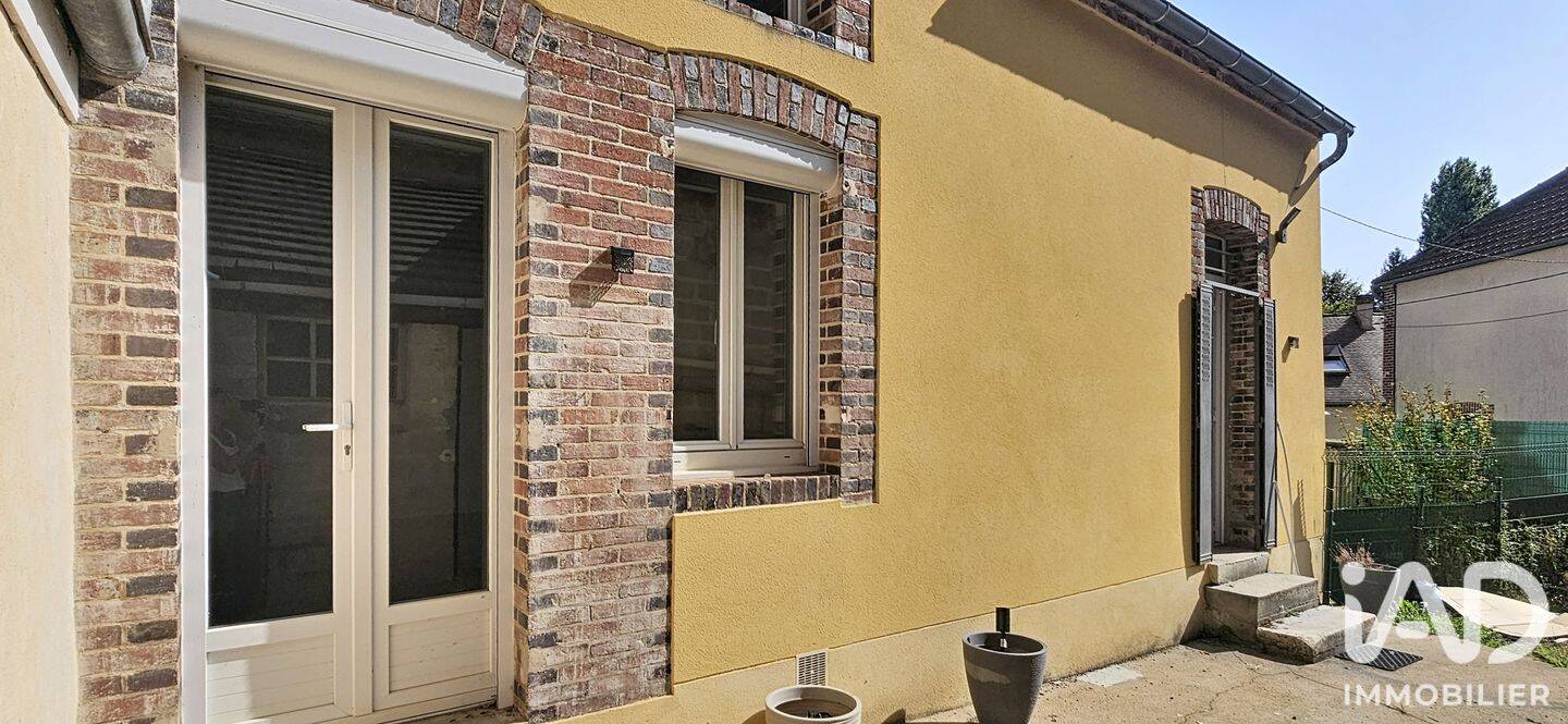 Maison 2 pièces 50 m² · à Saint-Julien-du-Sault · 50 m² · 540 €
