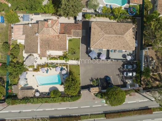 Villa à vendre 2 479 000 € 14 pièces 10 chambres 327 m² 1 600 m² de terrain Les Colles-Camp Lauvas-Font de l'Orme Mougins 06250